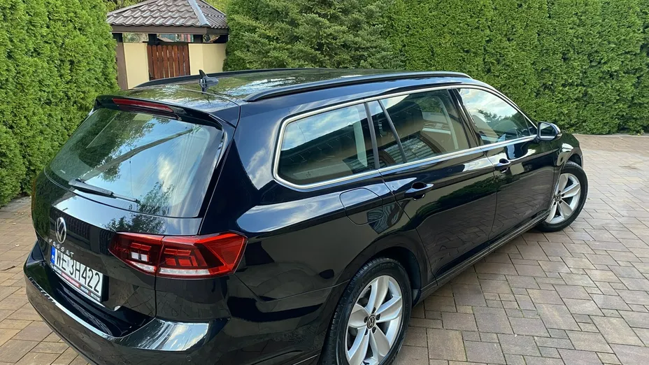 VOLKSWAGEN Passat -