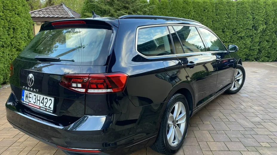 VOLKSWAGEN Passat -