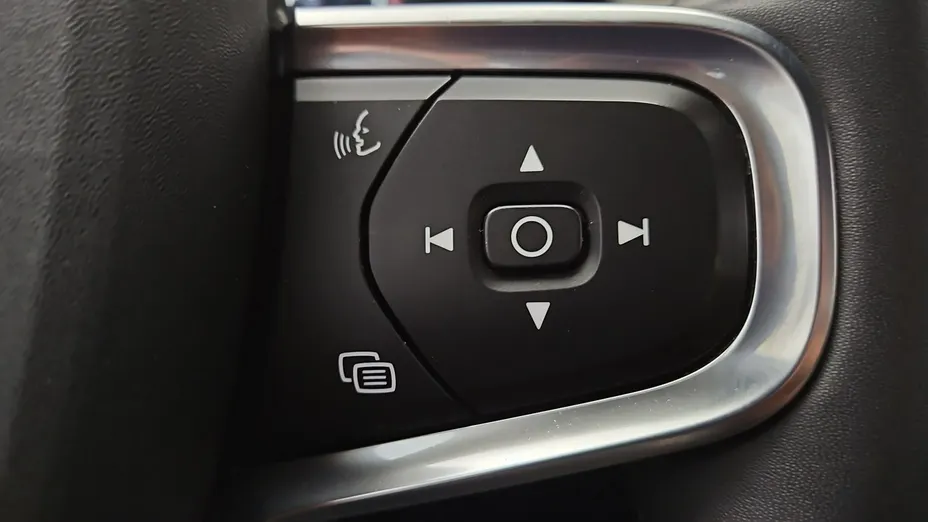 VOLVO XC40 -