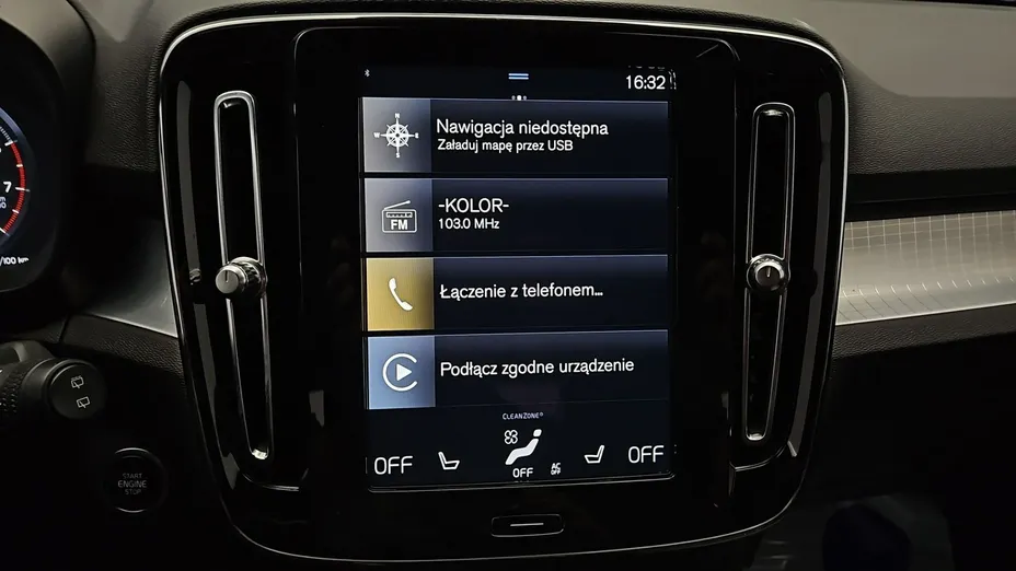 VOLVO XC40 -