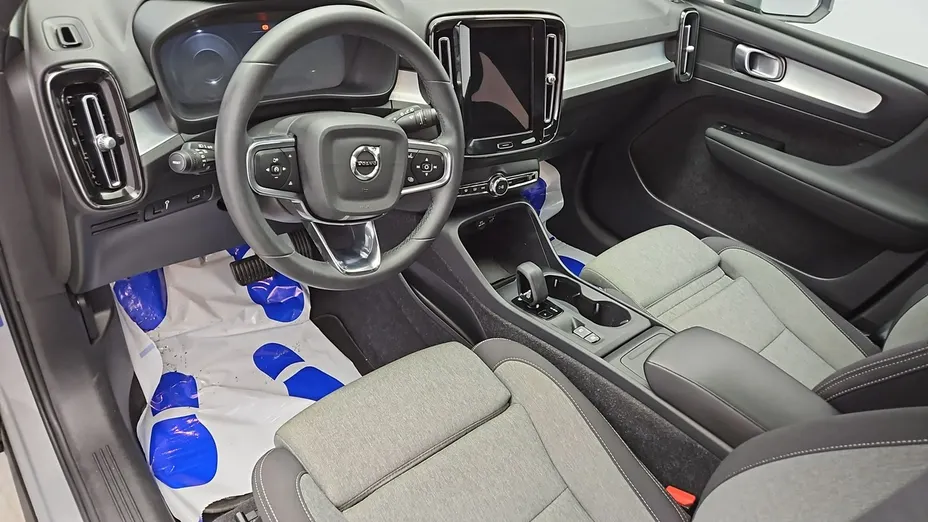VOLVO XC40 -