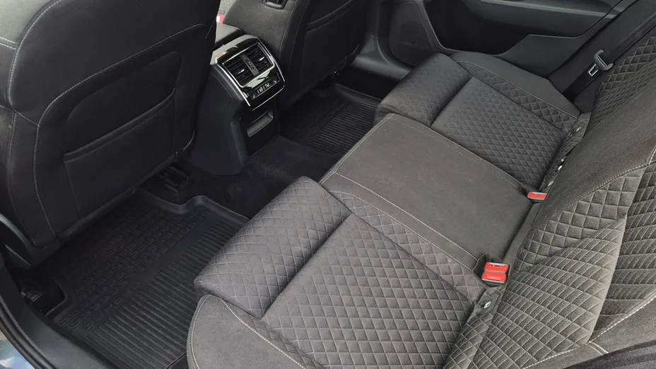 SKODA Superb -