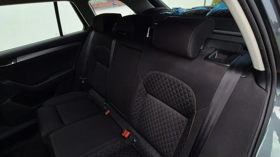 SKODA Superb -
