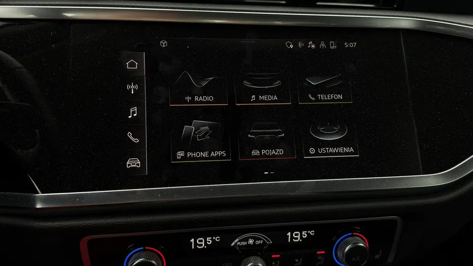 AUDI Q3 -