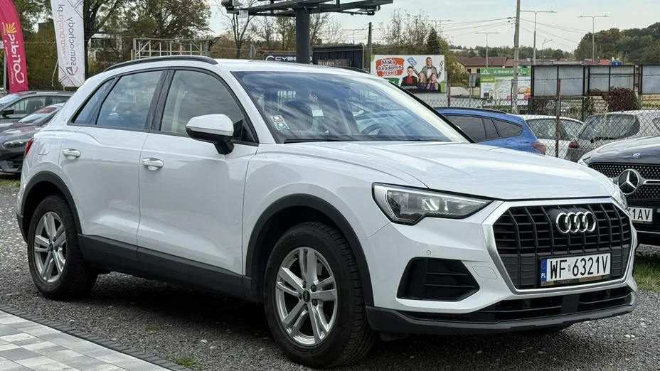 AUDI Q3 -