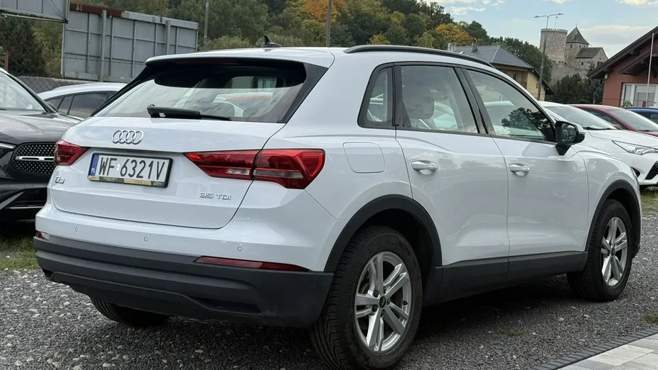 AUDI Q3 -