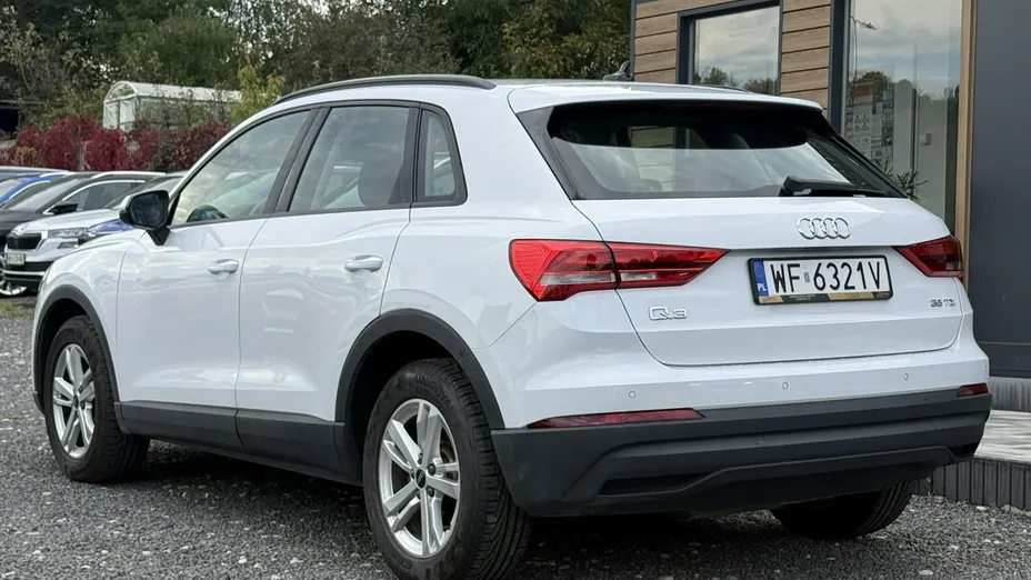 AUDI Q3 -