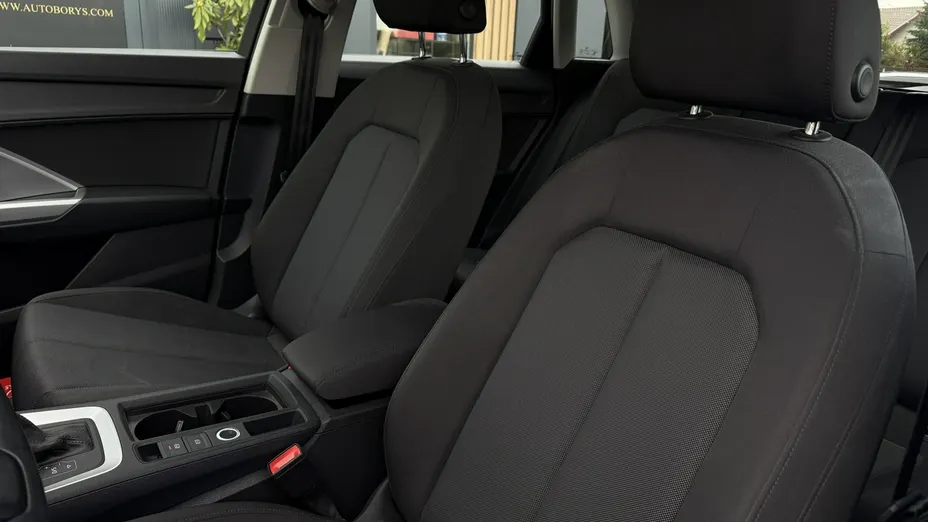 AUDI Q3 -