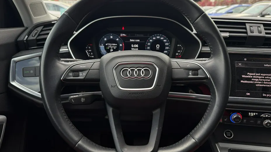AUDI Q3 -