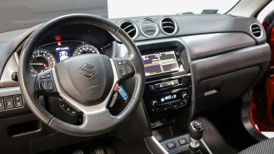 SUZUKI Vitara -