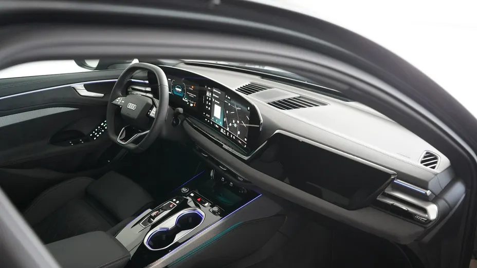AUDI A6 -