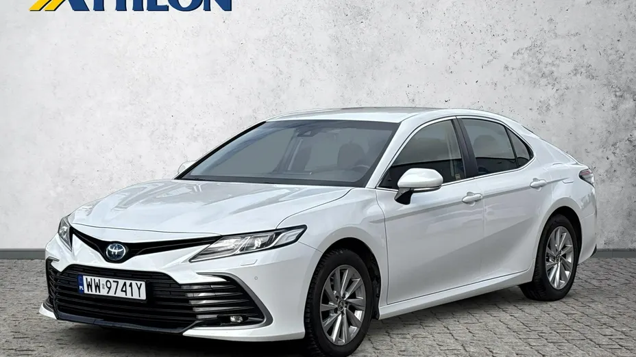 TOYOTA Camry -