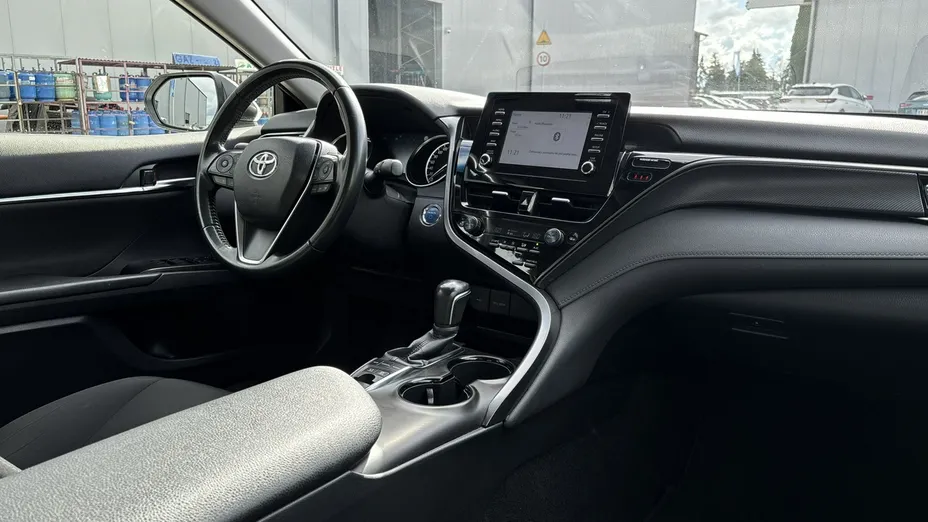 TOYOTA Camry -
