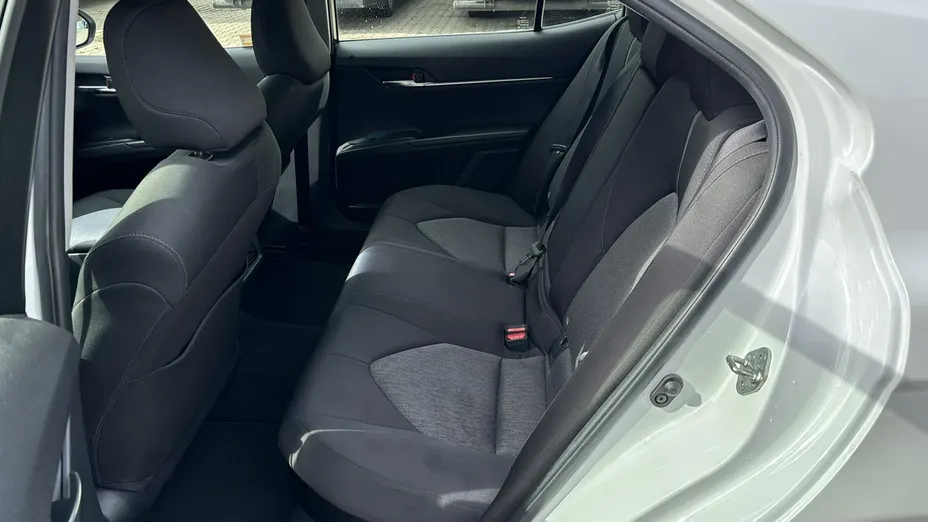 TOYOTA Camry -