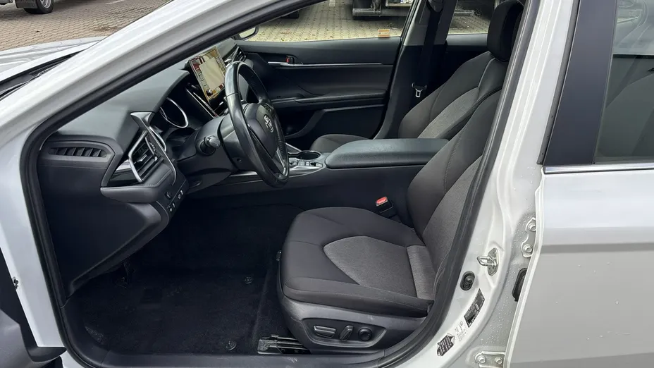 TOYOTA Camry -
