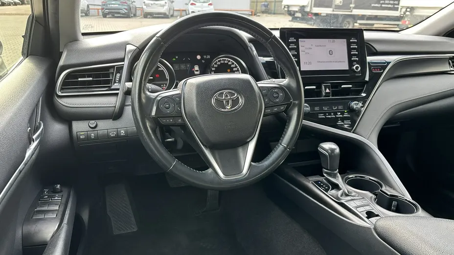 TOYOTA Camry -