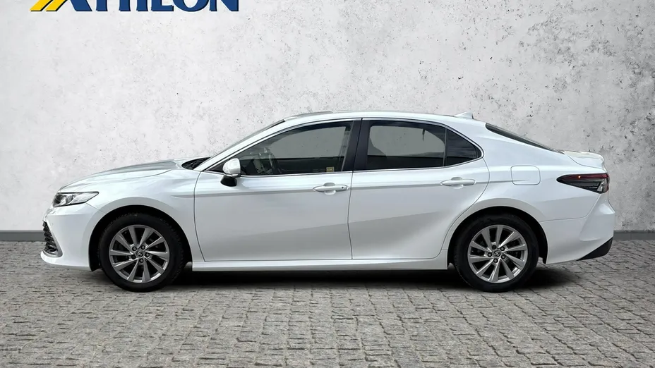 TOYOTA Camry -