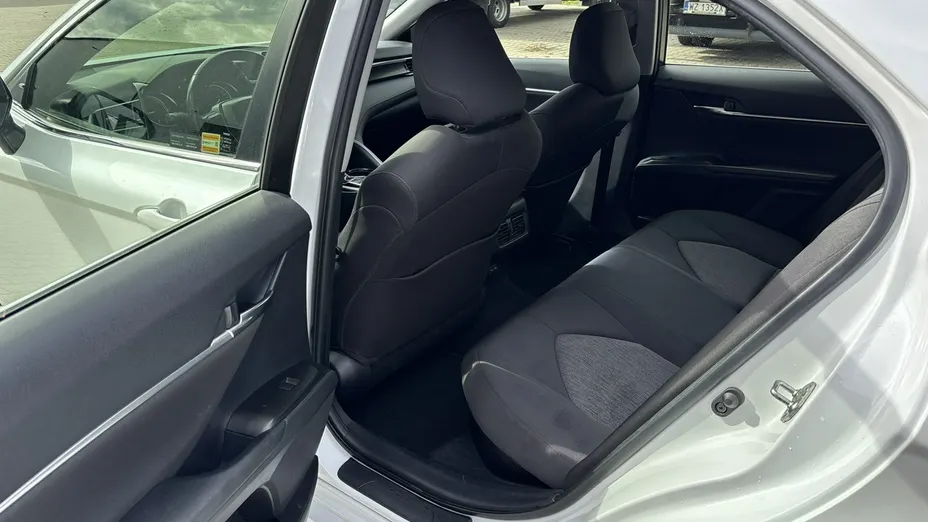 TOYOTA Camry -