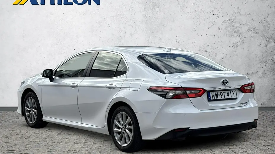 TOYOTA Camry -