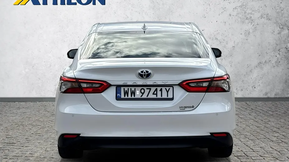 TOYOTA Camry -