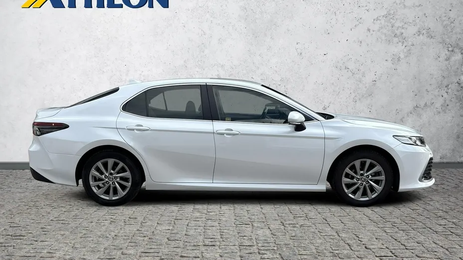 TOYOTA Camry -