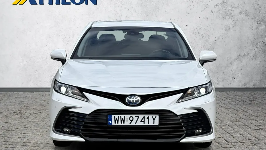 TOYOTA Camry -
