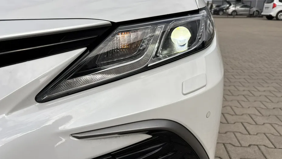 TOYOTA Camry -