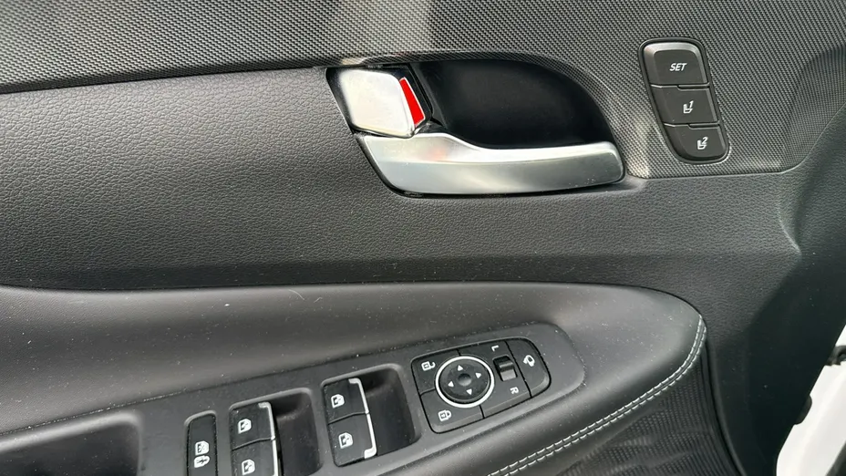 HYUNDAI Santa Fe -