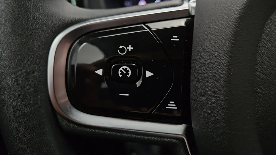 VOLVO XC60 -