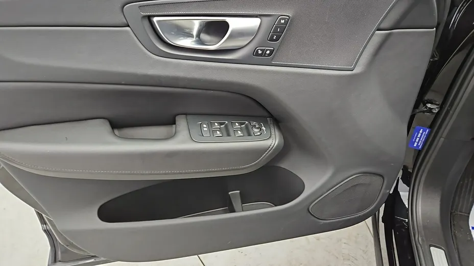 VOLVO XC60 -