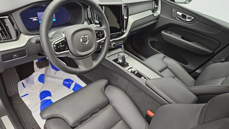 VOLVO XC60 -