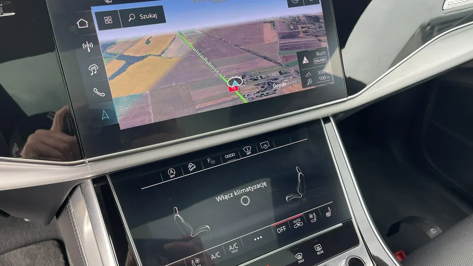 AUDI Q8 -