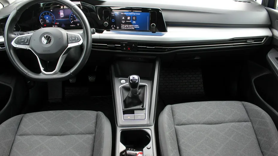 VOLKSWAGEN Golf -
