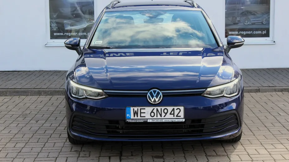 VOLKSWAGEN Golf -