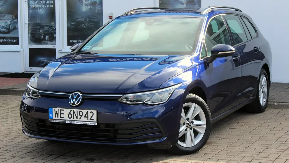 VOLKSWAGEN Golf -