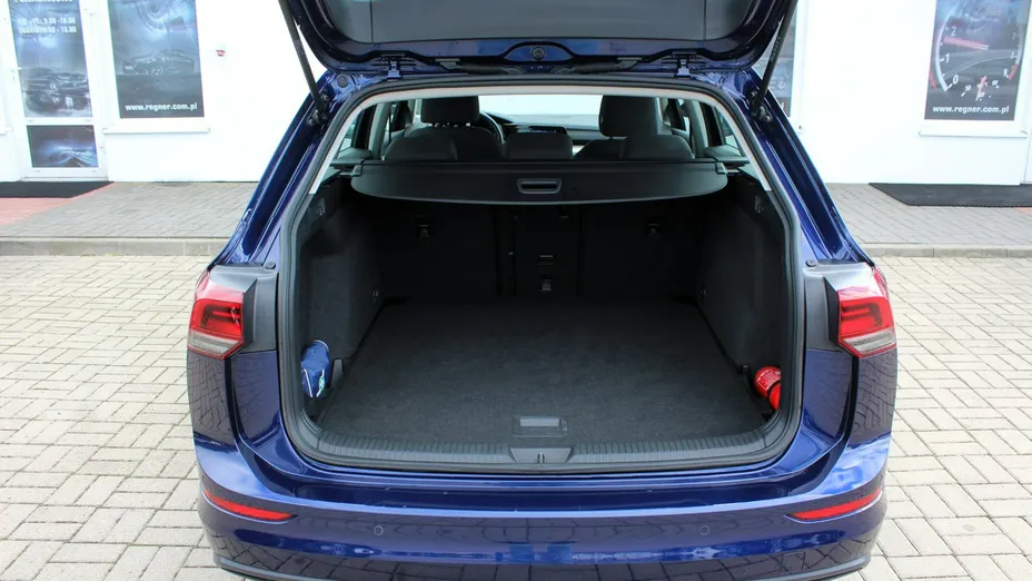VOLKSWAGEN Golf -