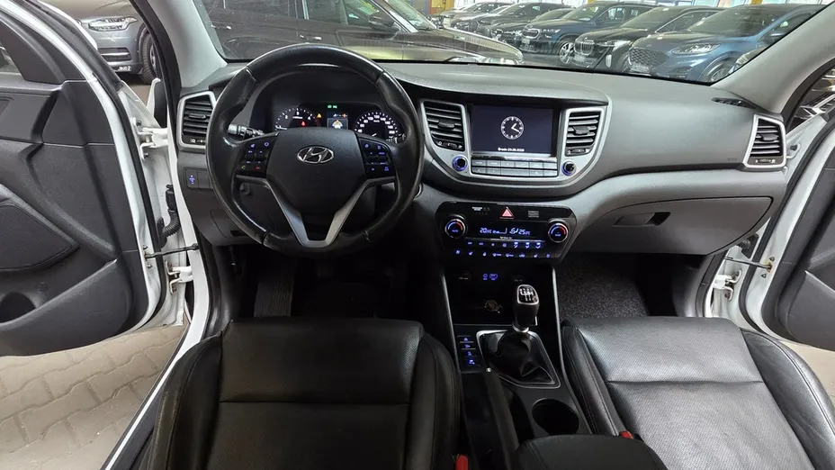 HYUNDAI Tucson -