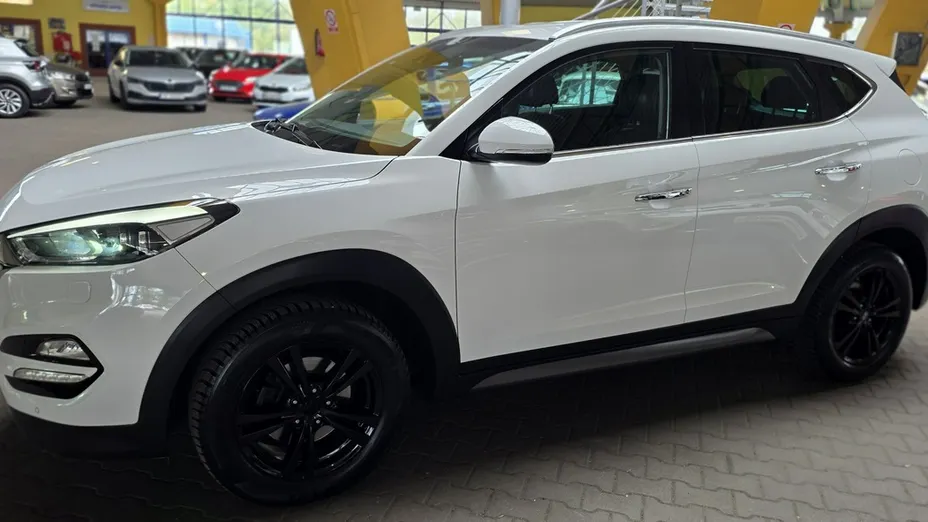 HYUNDAI Tucson -