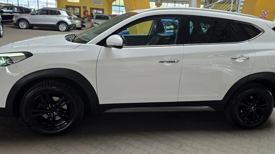 HYUNDAI Tucson -