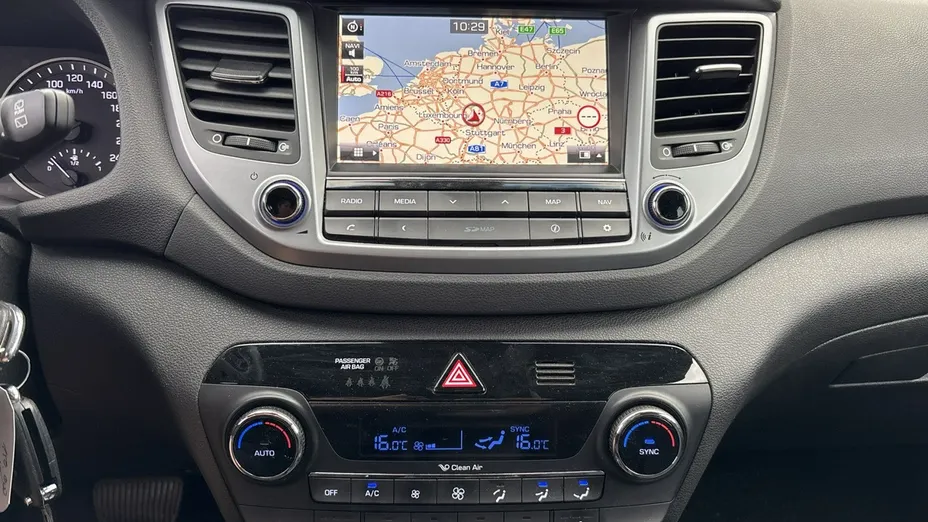 HYUNDAI Tucson -