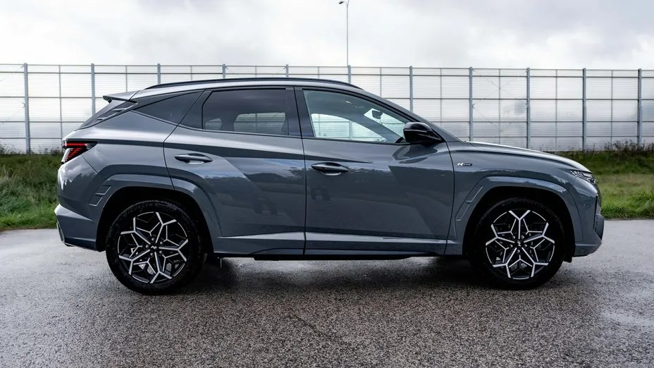 HYUNDAI Tucson -