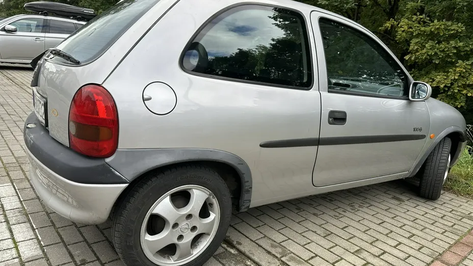 OPEL Corsa -
