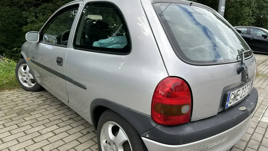 OPEL Corsa -