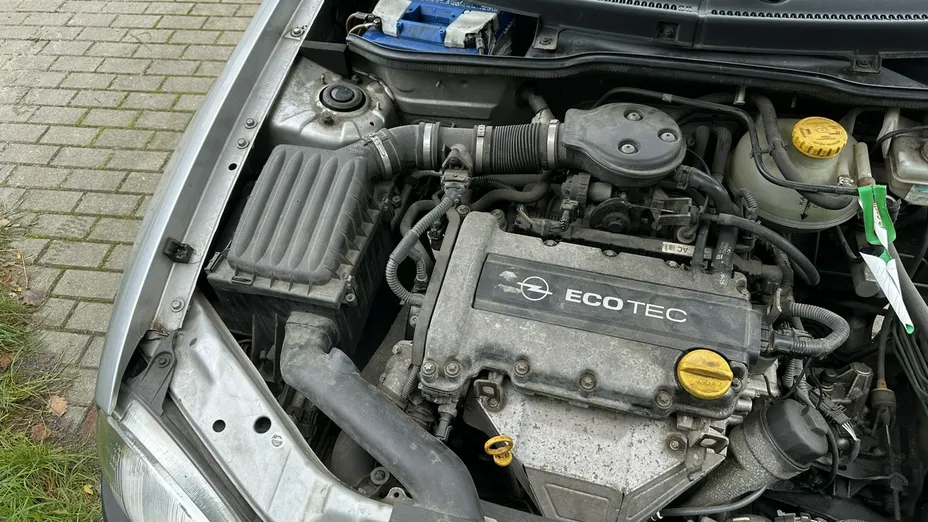 OPEL Corsa -