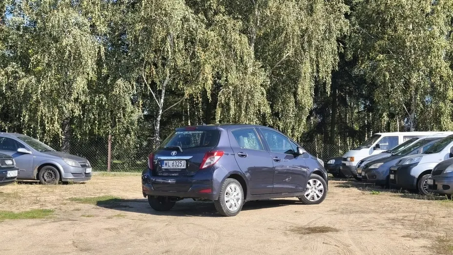 TOYOTA Yaris -