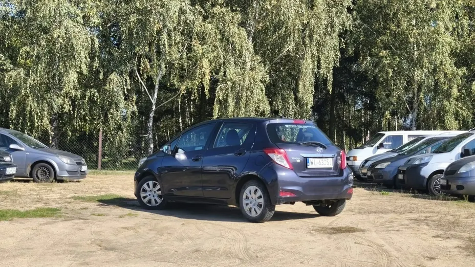 TOYOTA Yaris -