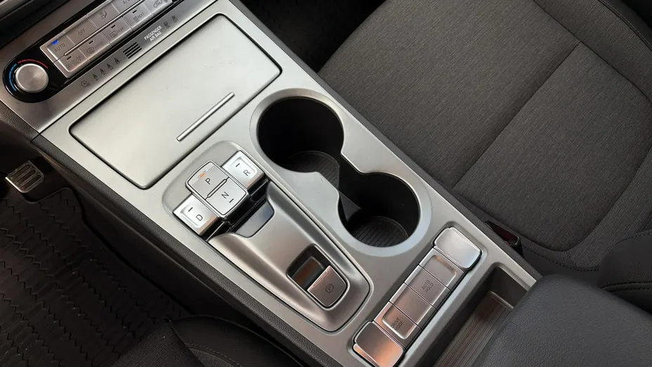 HYUNDAI Kona -