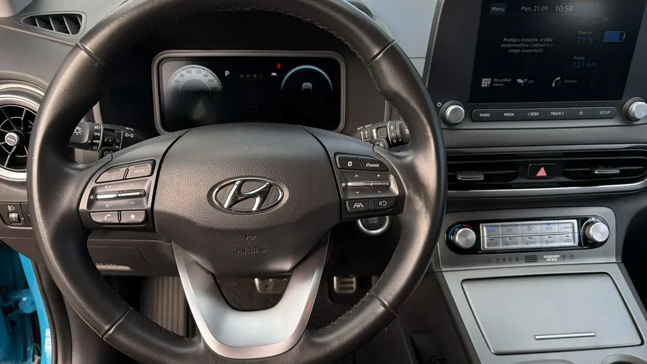 HYUNDAI Kona -