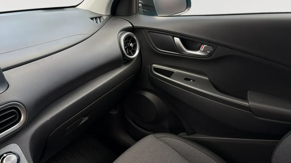 HYUNDAI Kona -