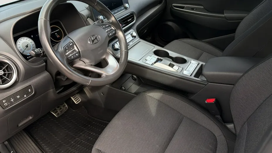 HYUNDAI Kona -